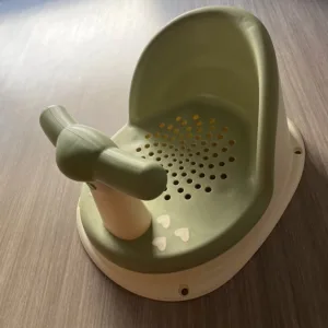 Received Baby Bath Seat Anti-Slip Chair from customer A***e.