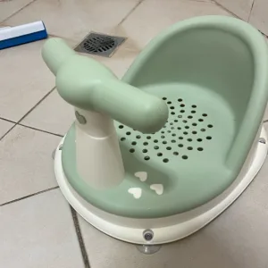 Received Baby Bath Seat Anti-Slip Chair from customer L****e.