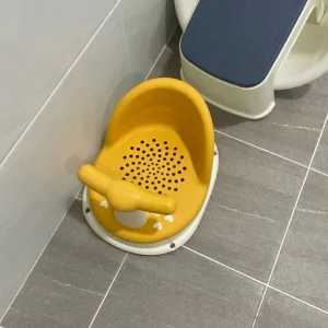 Received Baby Bath Seat Anti-Slip Chair from customer M****e.