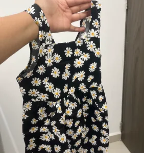 Received Baby Girls Sleeveless Dress with Floral Print from customer Z****a.