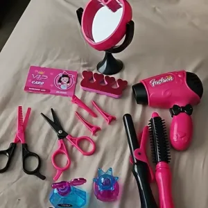 Received Beauty Salon Pretend Hairdressing Play Set from customer J***n.