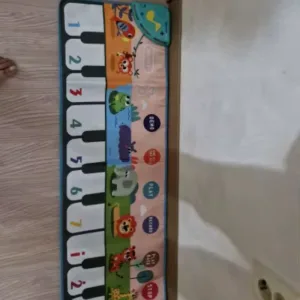 Received Floor Keyboard Mat with Animal Sounds from customer S***i.