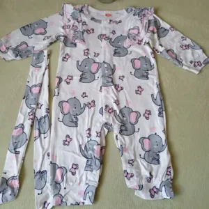 Received Baby Long Sleeve Romper with Headband from customer E***u.