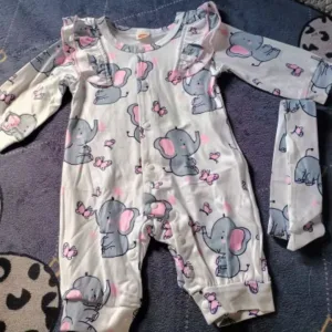 Received Baby Long Sleeve Romper with Headband from customer B***r.